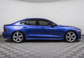 Подержанный автомобиль Volvo S60 2020 года (4 фото)