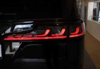 Подержанный автомобиль Voyah Dream 2023 года (30 фото)