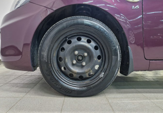 Подержанный автомобиль Hyundai Solaris Sedan 2012 года (12 фото)