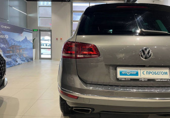 Подержанный автомобиль Volkswagen Touareg 2017 года (8 фото)