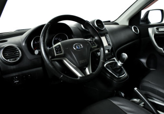 Подержанный автомобиль Great Wall Hover H6 2015 года (8 фото)