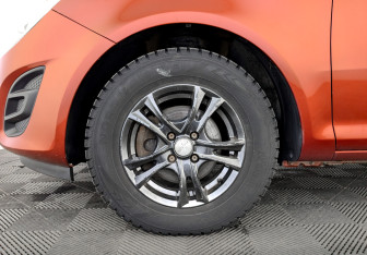 Подержанный автомобиль Opel Corsa 2011 года (18 фото)