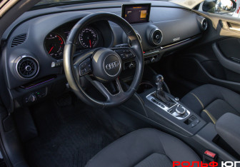 Подержанный автомобиль Audi A3 Sedan 2018 года (15 фото)
