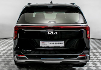 Подержанный автомобиль Kia Carnival 2024 года (6 фото)