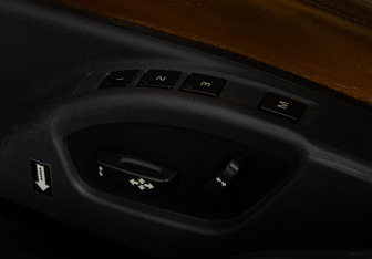 Подержанный автомобиль Volvo S80 2007 года (14 фото)