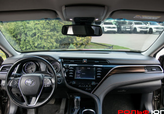 Подержанный автомобиль Toyota Camry Sedan 2019 года (10 фото)