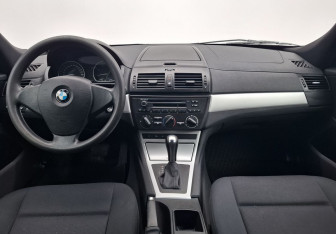Подержанный автомобиль BMW X3 2009 года (12 фото)