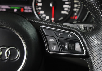 Подержанный автомобиль Audi A4 Sedan 2016 года (20 фото)