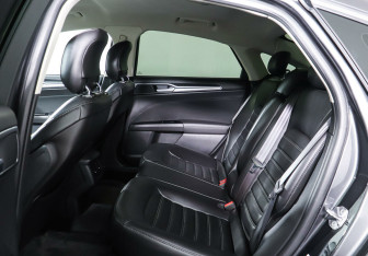 Подержанный автомобиль Ford Mondeo Sedan 2015 года (20 фото)