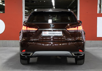 Подержанный автомобиль Lexus RX 2021 года (6 фото)