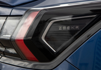 Подержанный автомобиль Zeekr 001 2023 года (32 фото)