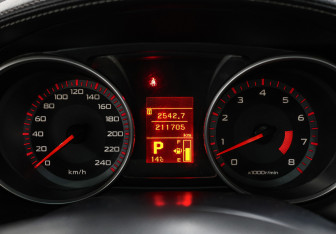 Подержанный автомобиль Mitsubishi Outlander 2008 года (13 фото)
