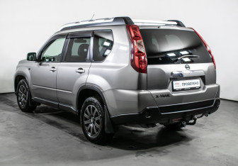 Подержанный автомобиль Nissan X-Trail 2008 года (7 фото)