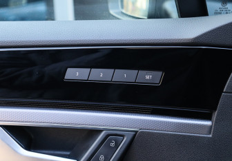 Подержанный автомобиль Volkswagen Touareg 2019 года (21 фото)