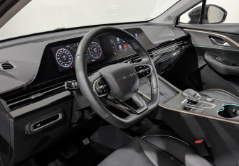 Подержанный автомобиль Omoda C5 2023 года (15 фото)