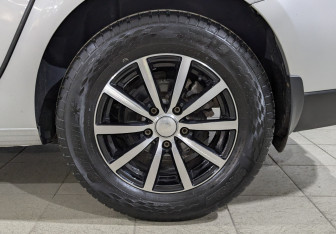 Подержанный автомобиль Renault Fluence 2014 года (12 фото)