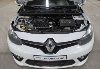 Подержанный автомобиль Renault Fluence 2016 года (9 фото)