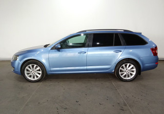Подержанный автомобиль Skoda Octavia Wagon 2014 года (8 фото)