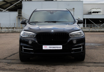 Подержанный автомобиль BMW X5 2013 года (2 фото)