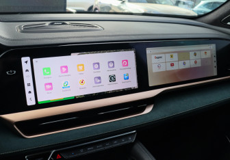 Подержанный автомобиль Geely Monjaro 2023 года (24 фото)