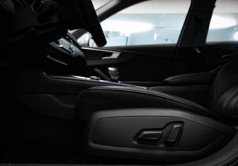 Подержанный автомобиль Audi A4 Sedan 2019 года (25 фото)