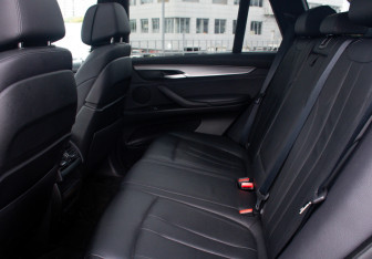 Подержанный автомобиль BMW X5 2016 года (11 фото)