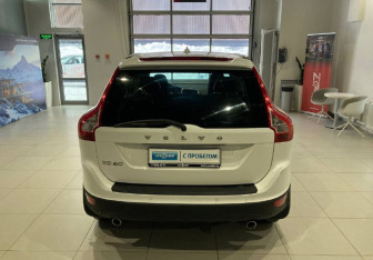 Подержанный автомобиль Volvo XC60 2012 года (5 фото)