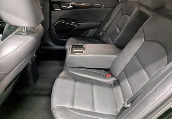 Подержанный автомобиль Kia K7 2019 года (14 фото)