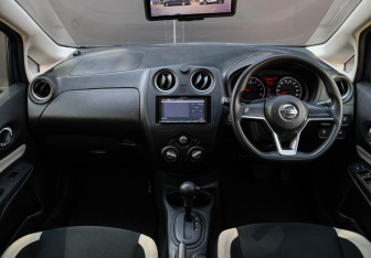 Подержанный автомобиль Nissan Note 2017 года (9 фото)