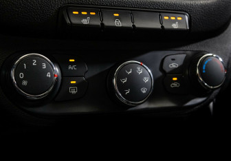 Подержанный автомобиль Kia Ceed Hatchback 2012 года (12 фото)