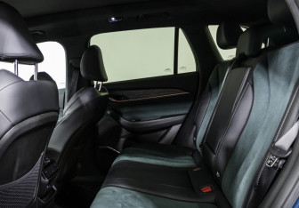 Подержанный автомобиль Geely Monjaro 2023 года (13 фото)