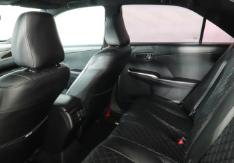 Подержанный автомобиль Toyota Camry Sedan 2016 года (12 фото)