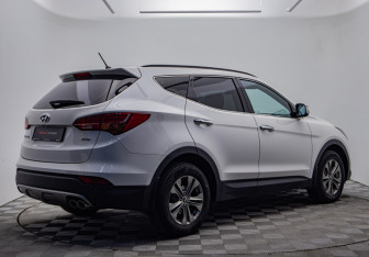 Подержанный автомобиль Hyundai Santa Fe 2013 года (5 фото)