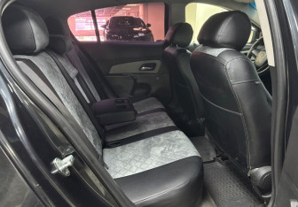 Подержанный автомобиль Chevrolet Cruze Hatchback 2012 года (11 фото)