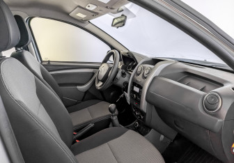 Подержанный автомобиль Renault Duster 2018 года (11 фото)