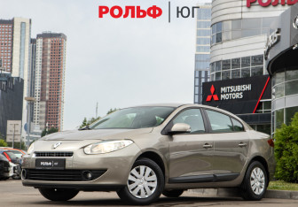 Подержанный автомобиль Renault Fluence 2012 года (1 фото)