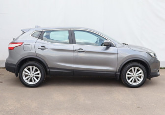 Подержанный автомобиль Nissan Qashqai 2018 года (7 фото)