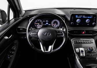 Подержанный автомобиль Hyundai Santa Fe 2022 года (12 фото)