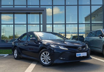 Подержанный автомобиль Toyota Camry Sedan 2018 года (3 фото)