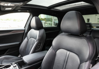 Подержанный автомобиль Kia K5 2021 года (20 фото)
