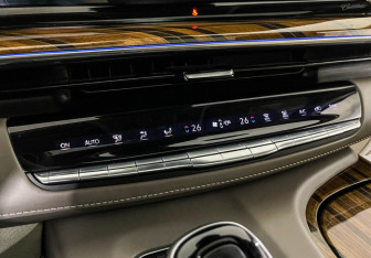Подержанный автомобиль Cadillac Escalade Suv 2021 года (16 фото)
