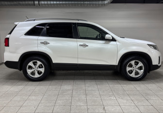 Подержанный автомобиль Kia Sorento 2014 года (4 фото)