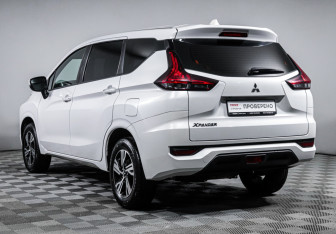 Подержанный автомобиль Mitsubishi Xpander 2022 года (7 фото)