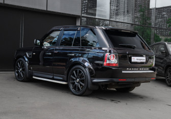 Подержанный автомобиль Land Rover Range Rover Sport 2011 года (6 фото)
