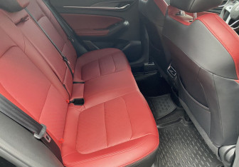 Подержанный автомобиль Changan Eado Plus 2023 года (11 фото)