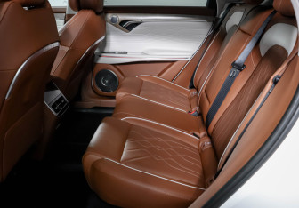 Подержанный автомобиль Voyah Free 2024 года (10 фото)