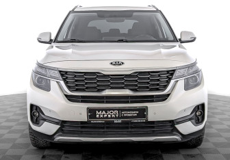 Подержанный автомобиль Kia Seltos 2021 года (2 фото)