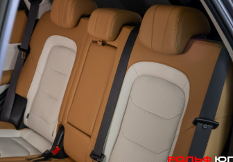 Подержанный автомобиль Jetour X70 2023 года (17 фото)