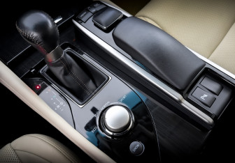 Подержанный автомобиль Lexus GS 2014 года (27 фото)