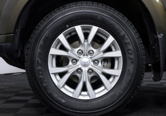 Подержанный автомобиль Mitsubishi Pajero Sport 2015 года (18 фото)